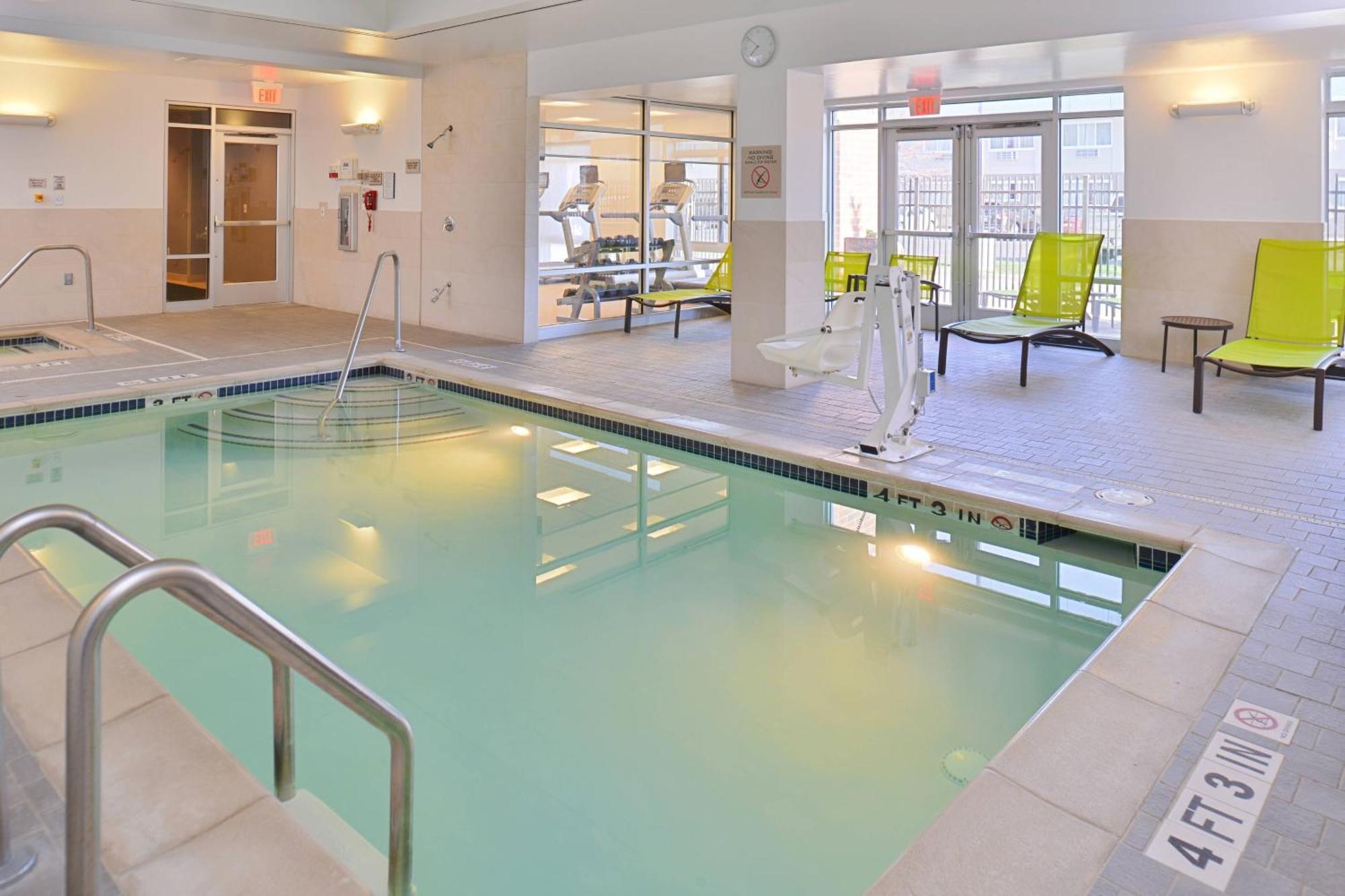 Springhill Suites By Marriott Detroit Metro Airport Romulus Exterior photo